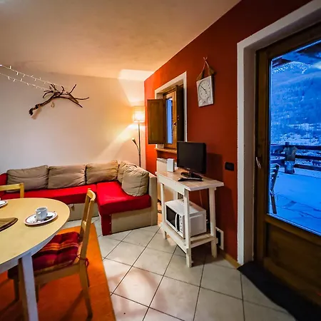 Pista Olimpica 1min - Box - Seggiovia 3min Appartement